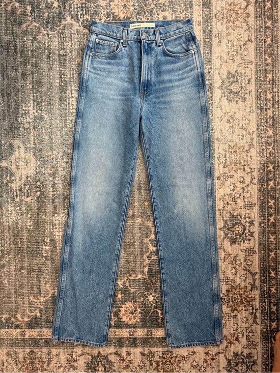 GRLFRND Denim - GRLFRND Sara High Rise Straight Jeans in Lenox Hill